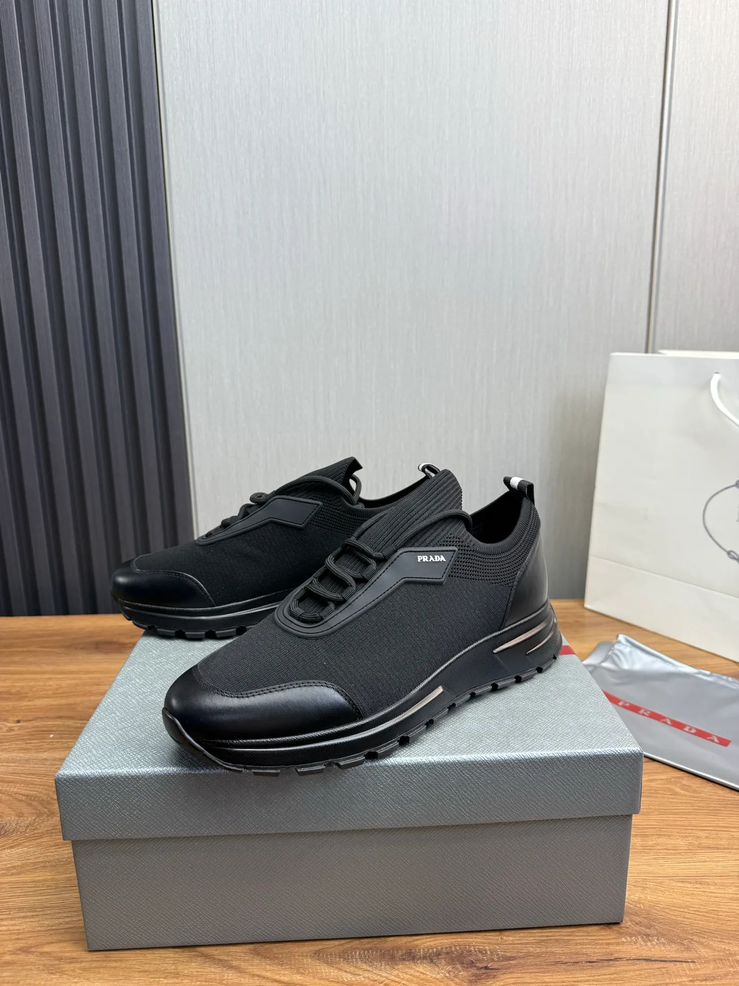 Men's shoes 💰500💰 [PRADA] Men's shoes are popular in the counter, official website is synchronized, 1 high-quality shipment ✔️Original fly-woven cowhide + cowhide lining, original original bottom, 38-45 (45 customized, non-refundable)